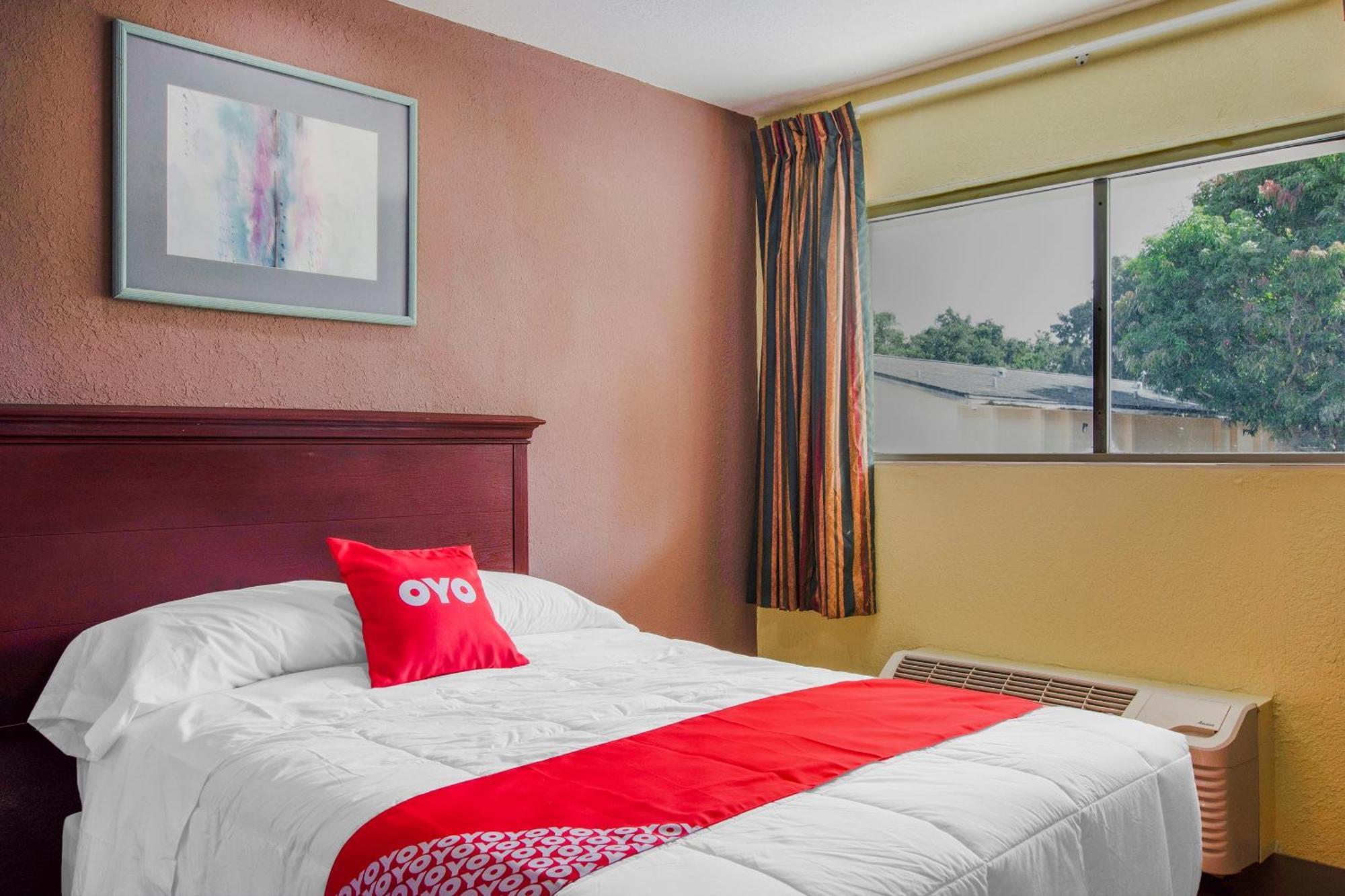 Hotel Oyo Superior Budget Bartow